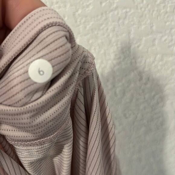 LULULEMON Just Wanna Run Tank, Pink/Grey Stripe, Size 6 - Picture 11 of 11